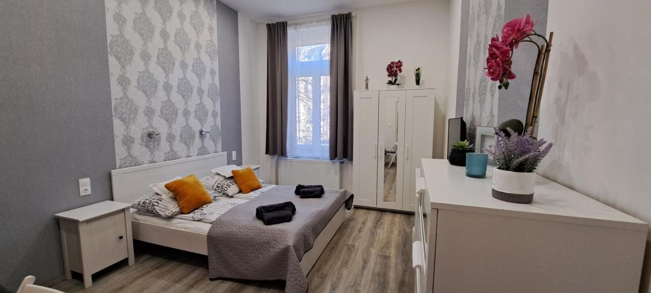 Pompar Belvarosi Apartman Szeged Exterior photo