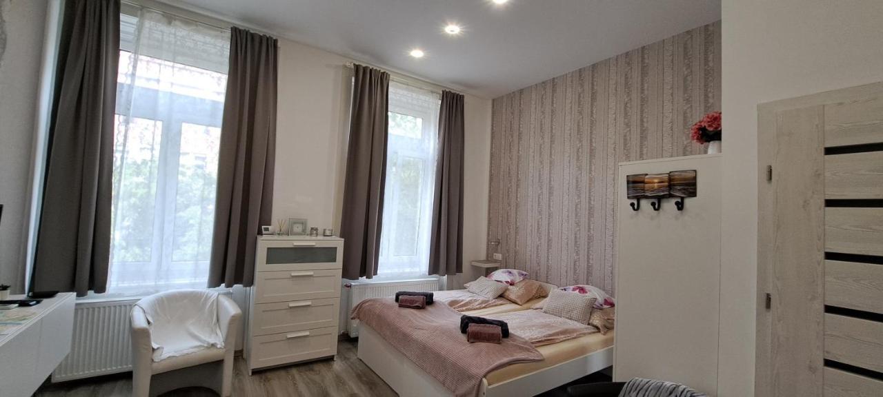 Pompar Belvarosi Apartman Szeged Exterior photo