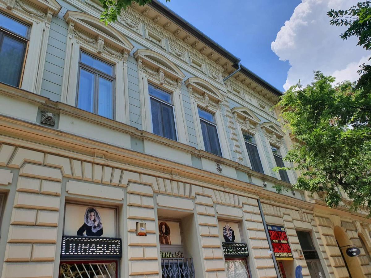 Pompar Belvarosi Apartman Szeged Exterior photo